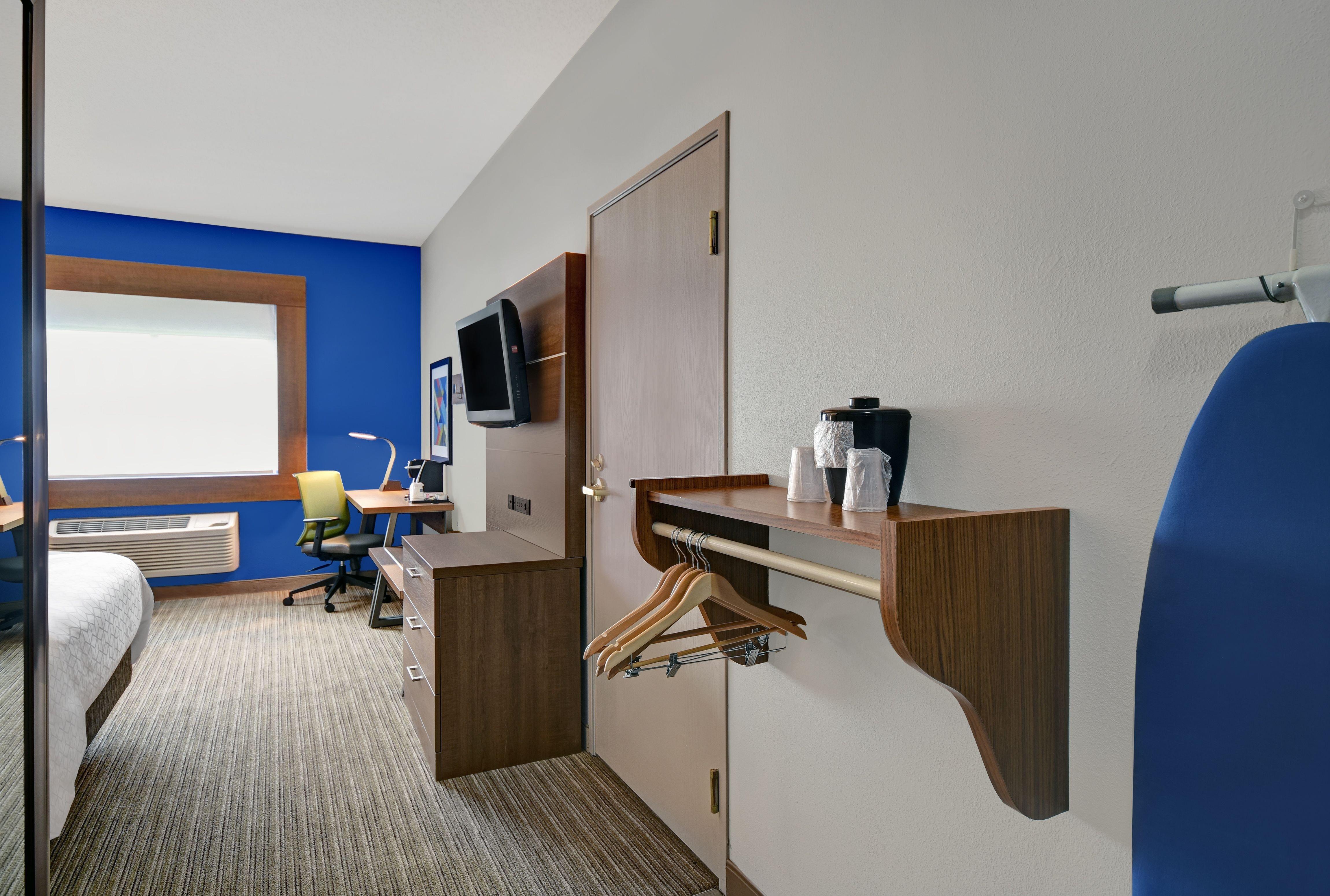 Holiday Inn Express Adrian By Ihg Экстерьер фото