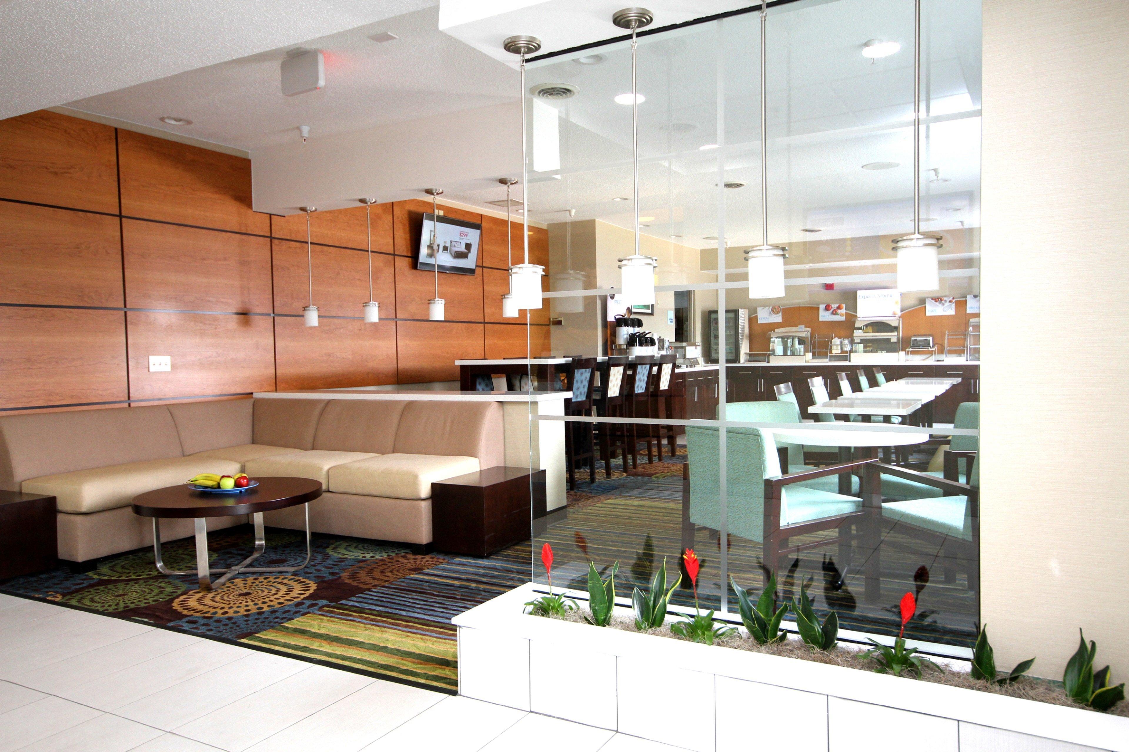 Holiday Inn Express Adrian By Ihg Экстерьер фото