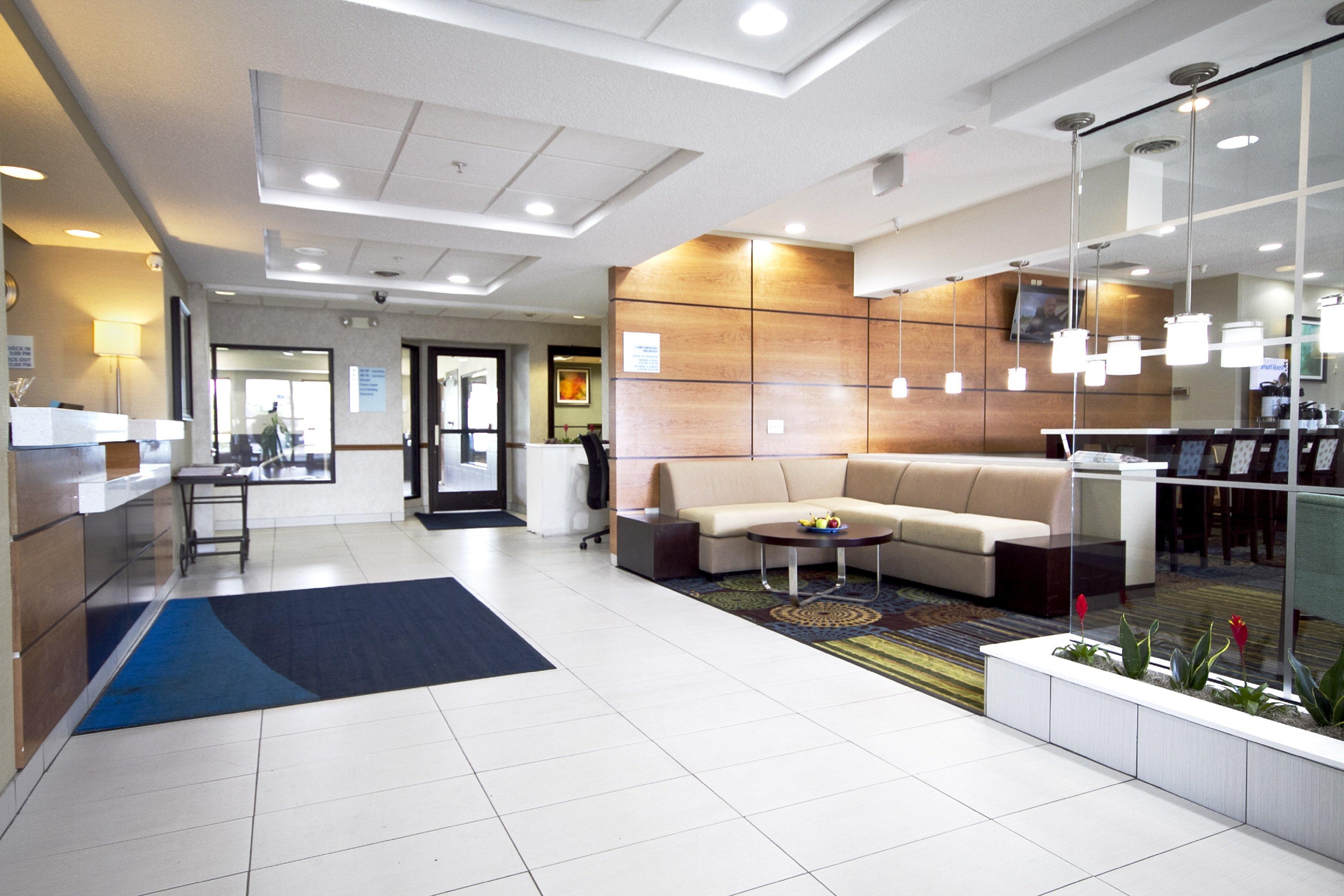 Holiday Inn Express Adrian By Ihg Экстерьер фото