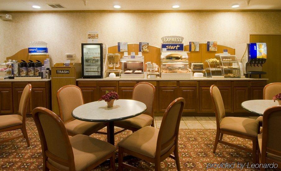 Holiday Inn Express Adrian By Ihg Ресторан фото