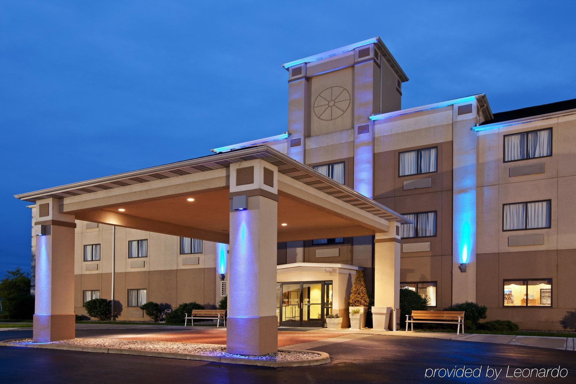 Holiday Inn Express Adrian By Ihg Экстерьер фото
