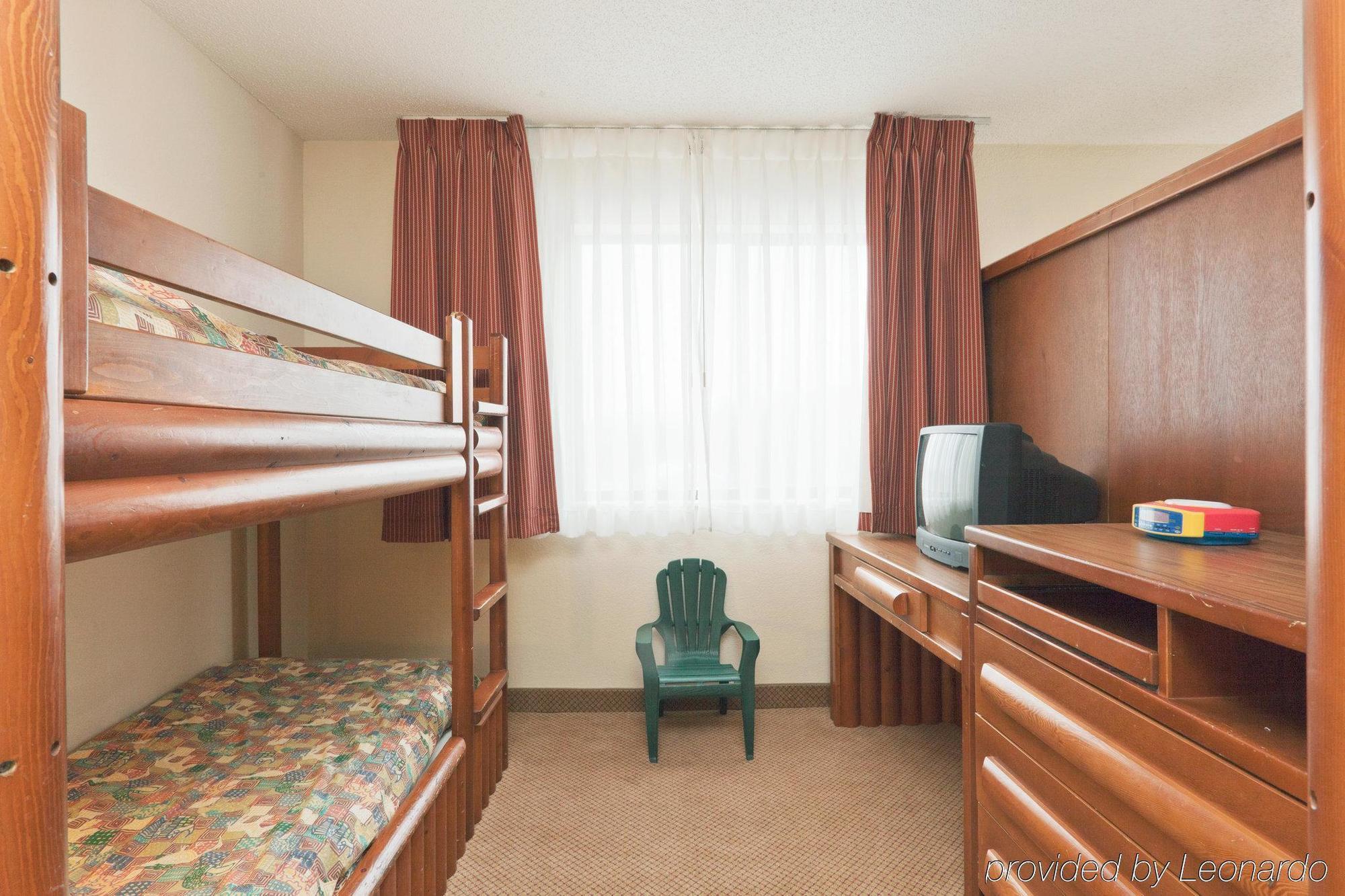 Holiday Inn Express Adrian By Ihg Номер фото