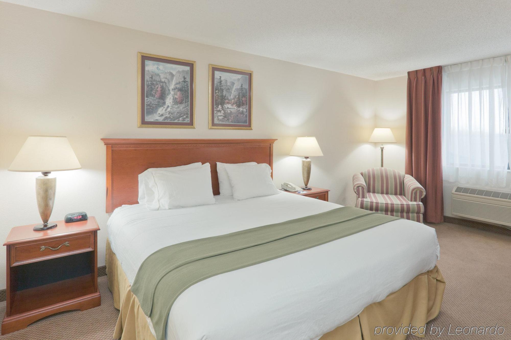 Holiday Inn Express Adrian By Ihg Номер фото