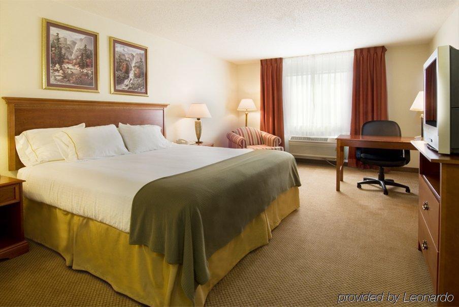 Holiday Inn Express Adrian By Ihg Номер фото