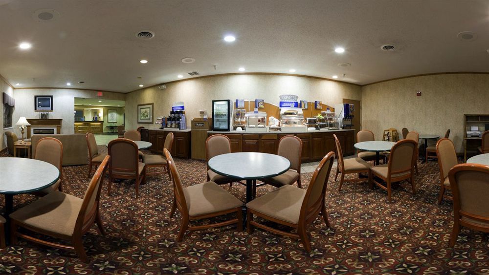 Holiday Inn Express Adrian By Ihg Экстерьер фото